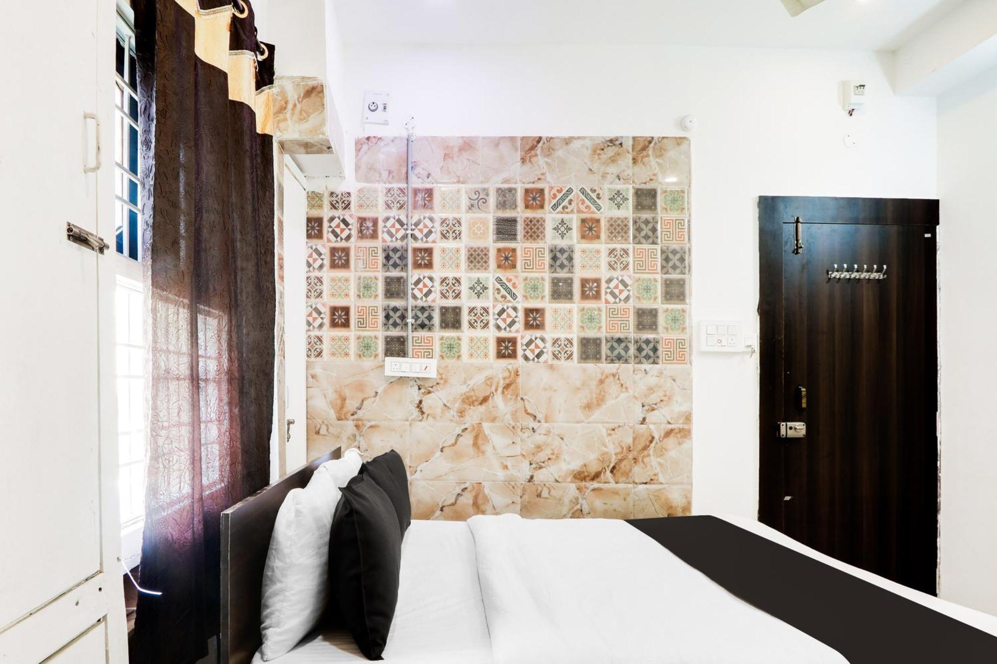 Hotel O City Inn Luxury Rooms Warangal Ngoại thất bức ảnh