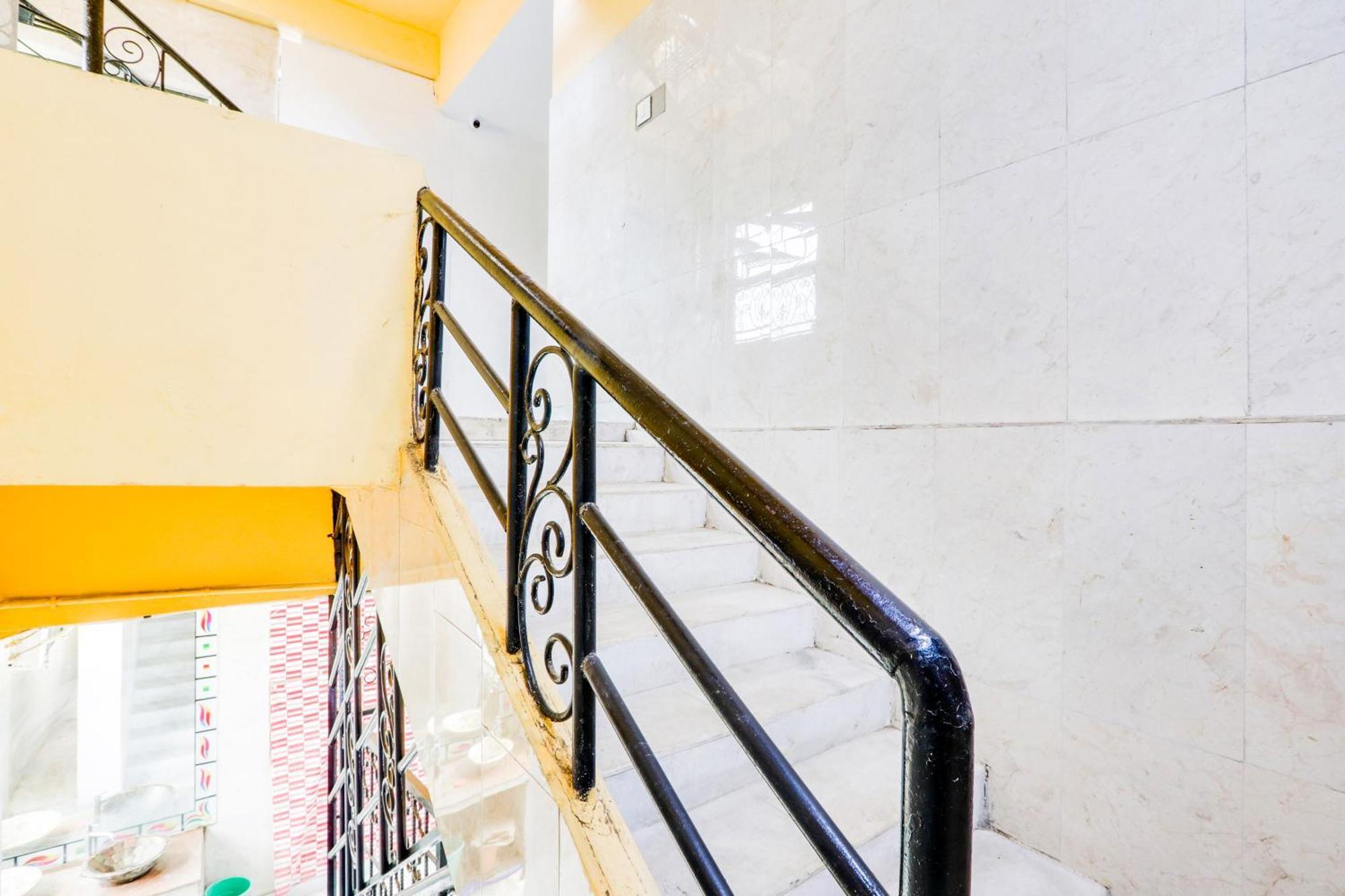 Hotel O City Inn Luxury Rooms Warangal Ngoại thất bức ảnh
